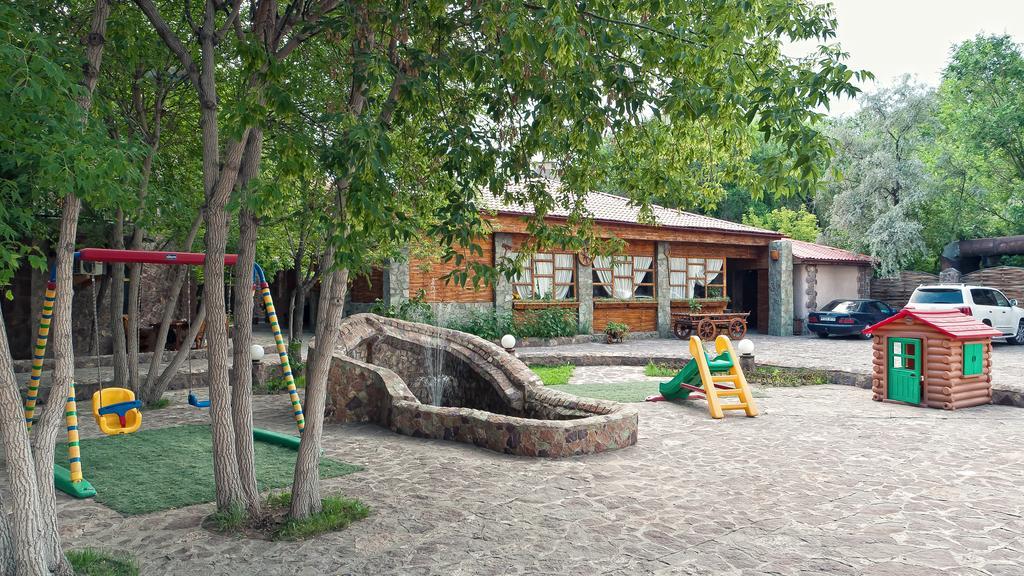 Hotel Edem Karagandy Exterior foto